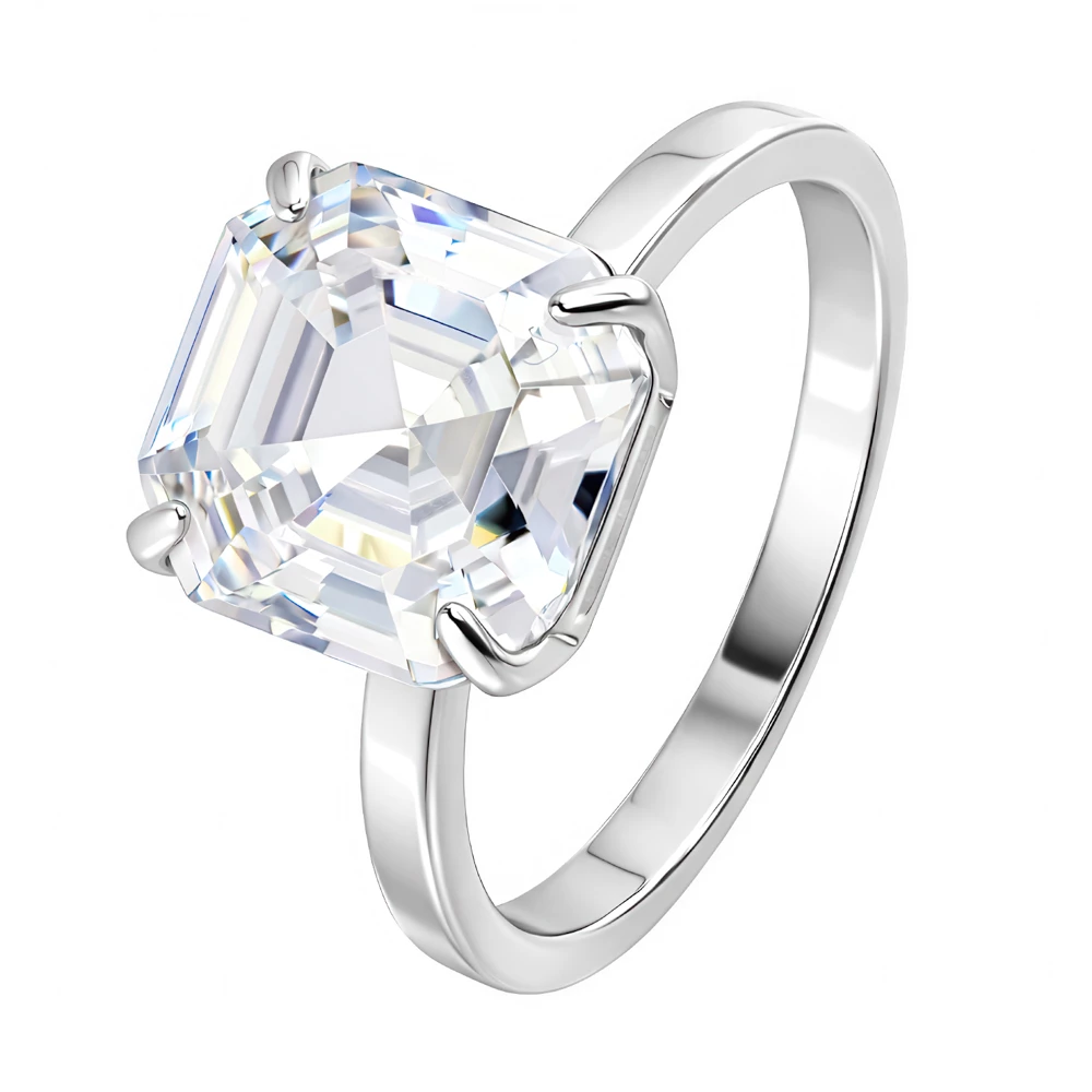 Кольцо с фианитом из серебра 925 пробы