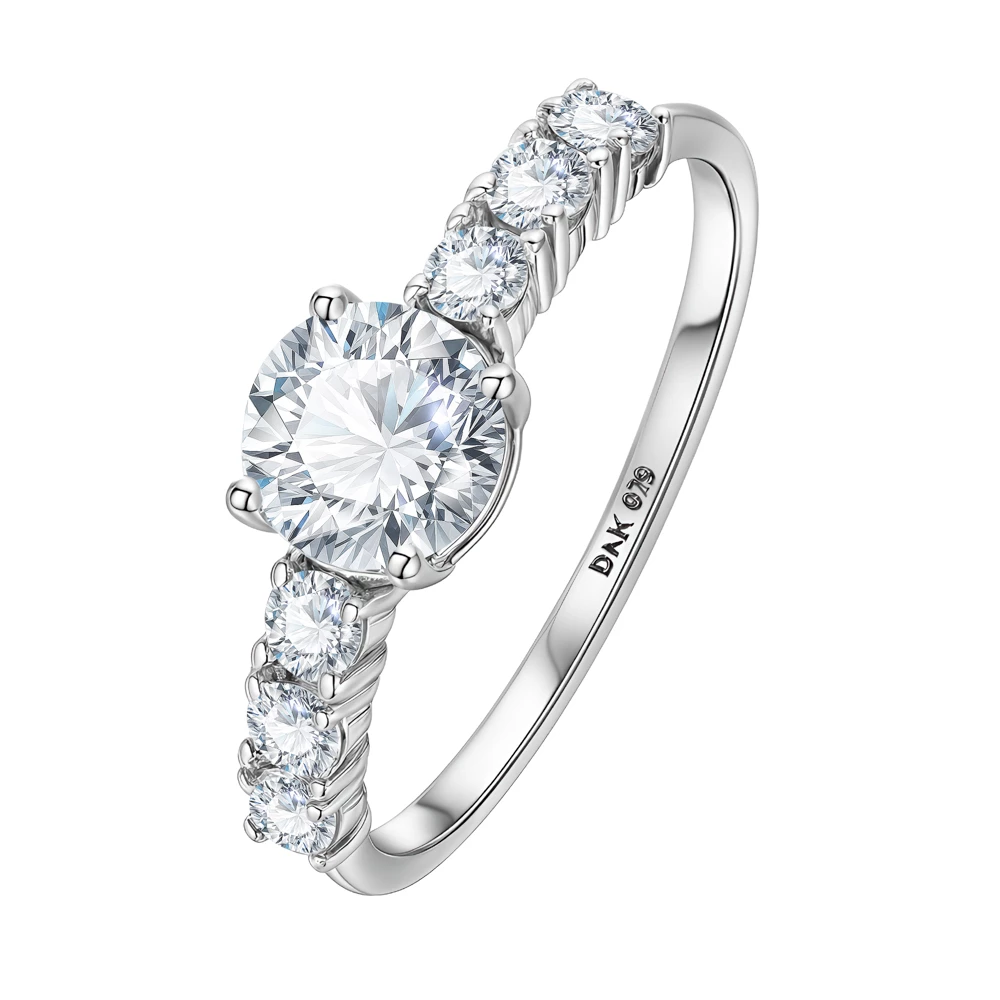 Кольцо с фианитами из серебра 925 пробы Кольцо с фианитами из серебра 925 пробы