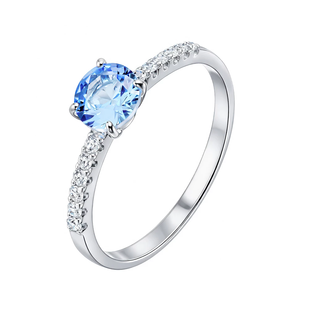 Кольцо с фианитами из серебра 925 пробы