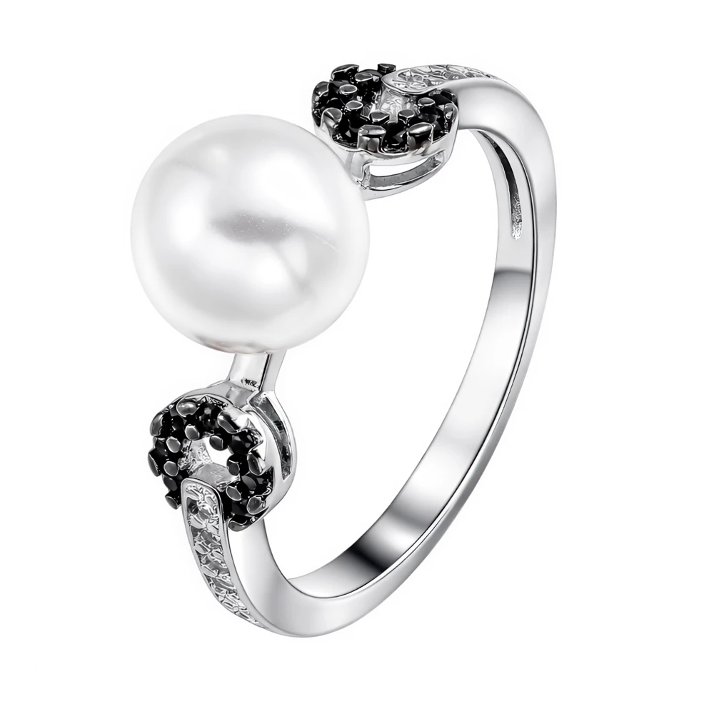 Кольцо с искусственным жемчугом и фианитами из серебра 925 пробы