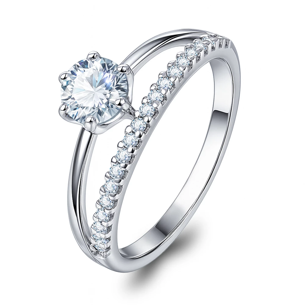 Кольцо с фианитами из серебра 925 пробы