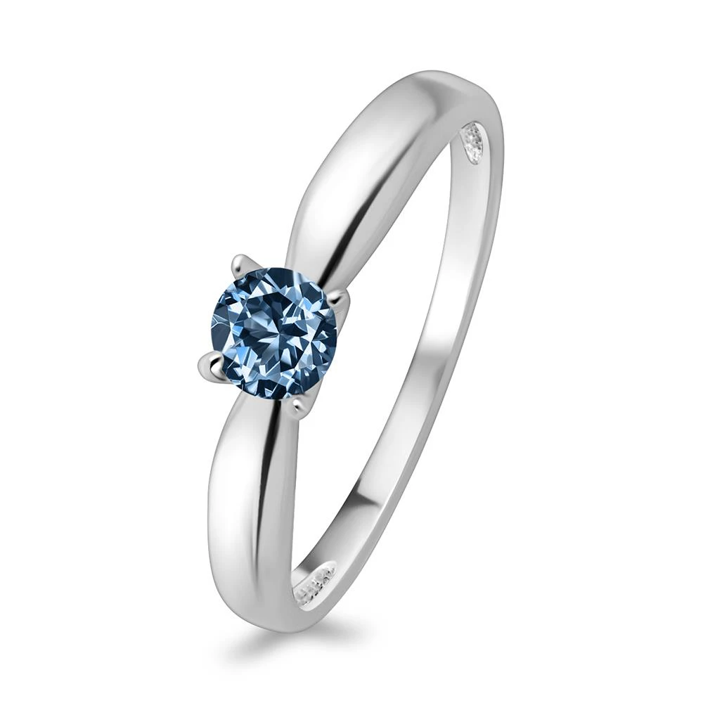 Кольцо с фианитом из серебра 925 пробы