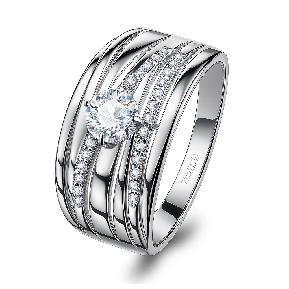 Кольцо с фианитами из серебра 925 пробы Кольцо с фианитами из серебра 925 пробы