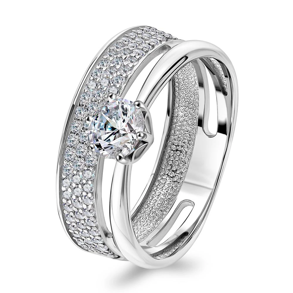 Кольцо с фианитами из серебра 925 пробы Кольцо с фианитами из серебра 925 пробы