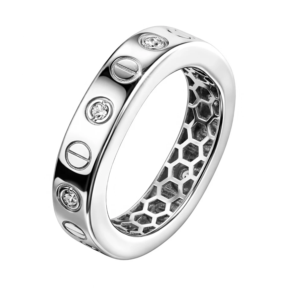 Кольцо с фианитами из серебра 925 пробы