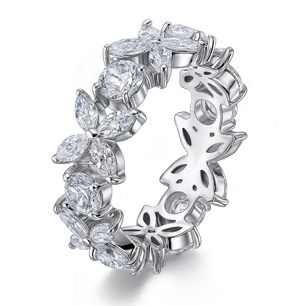 Кольцо с фианитами из серебра 925 пробы