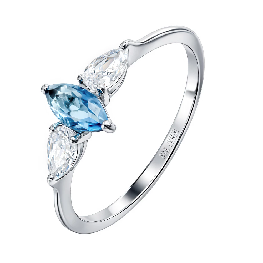 Кольцо с кварцем синтетическим и фианитами из серебра 925 пробы