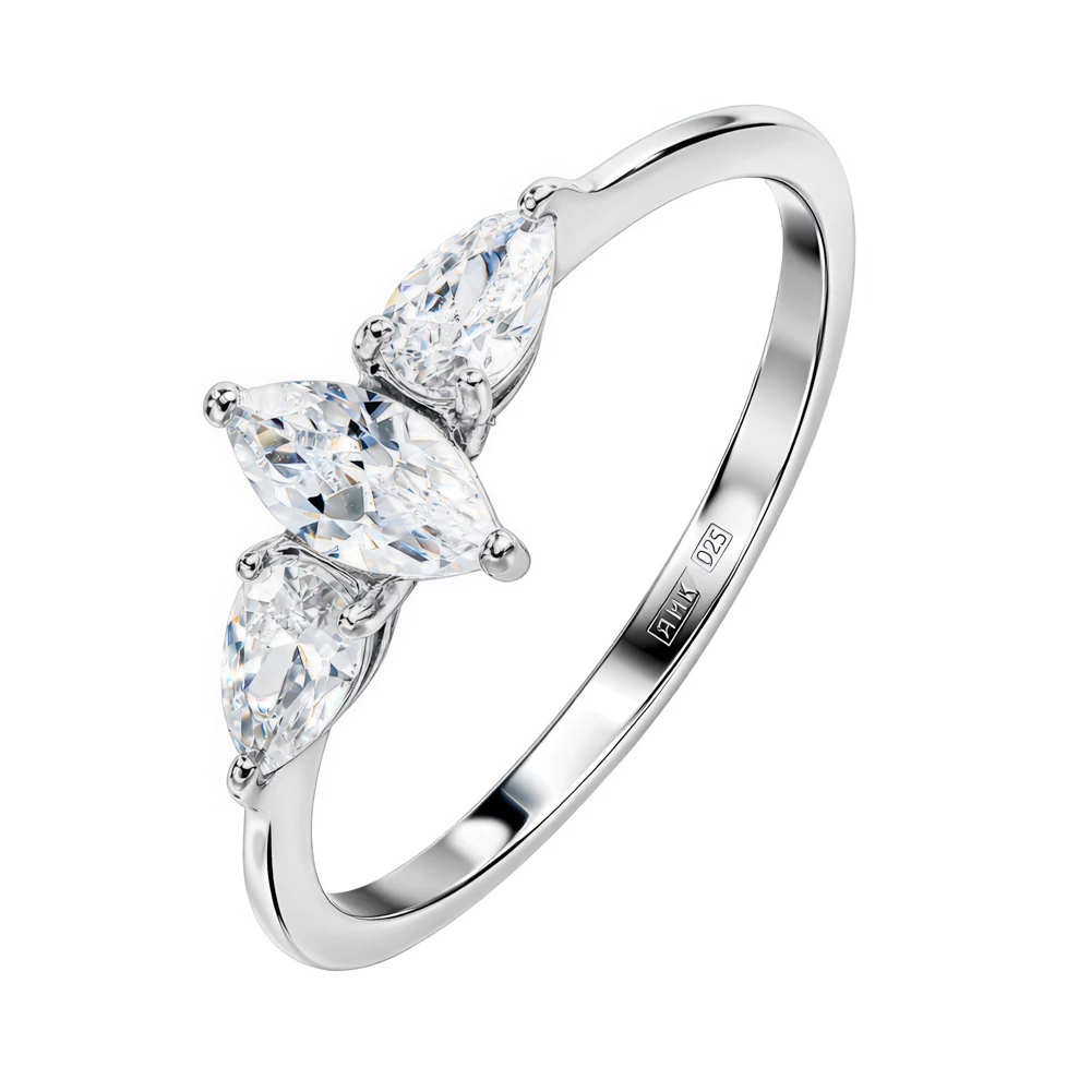 Кольцо с фианитами из серебра 925 пробы