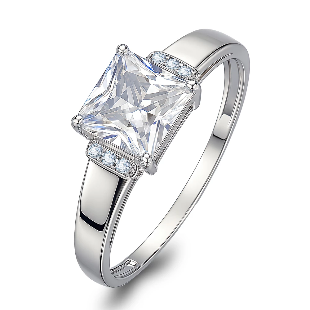 Кольцо с фианитами из серебра 925 пробы Кольцо с фианитами из серебра 925 пробы