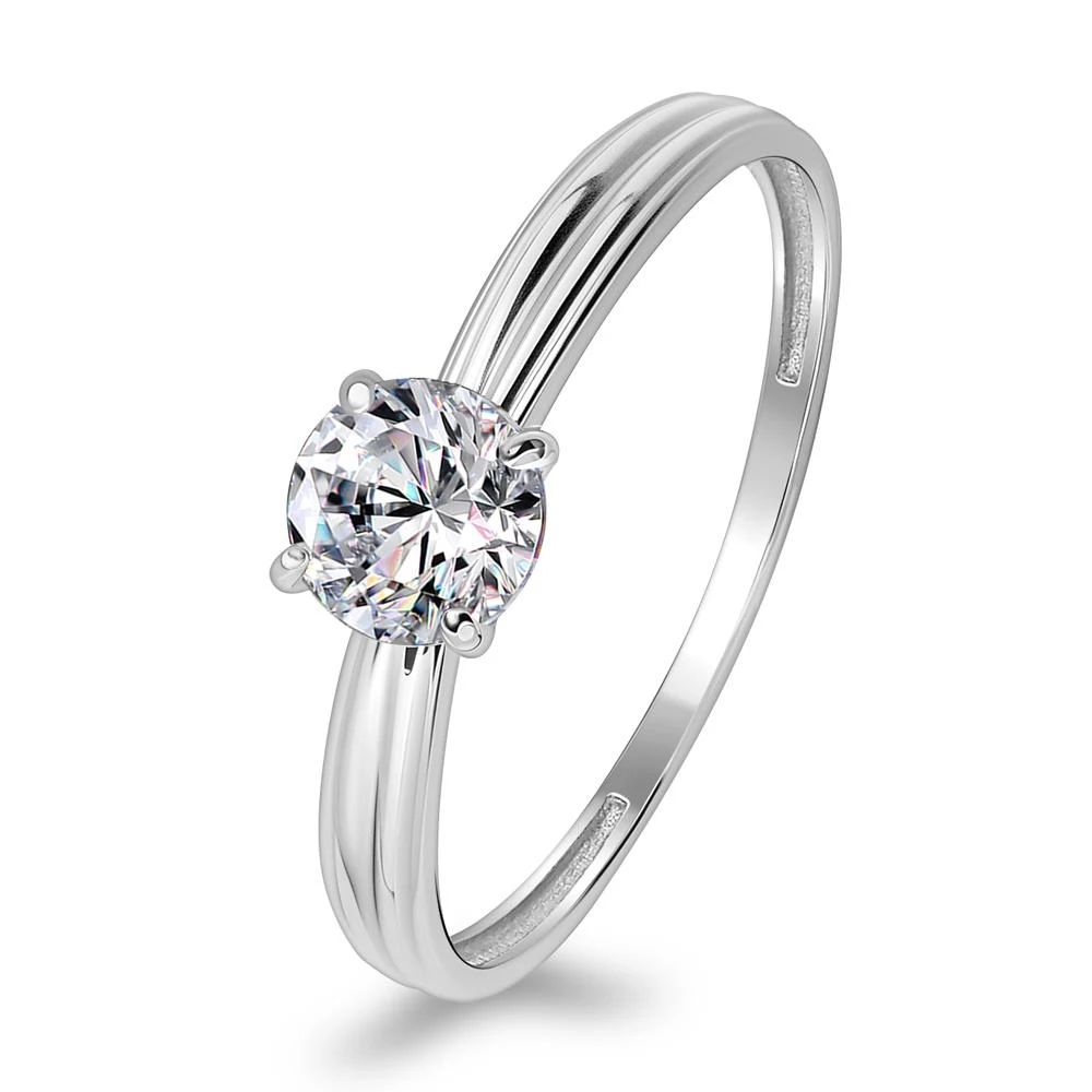 Кольцо с фианитом из серебра 925 пробы