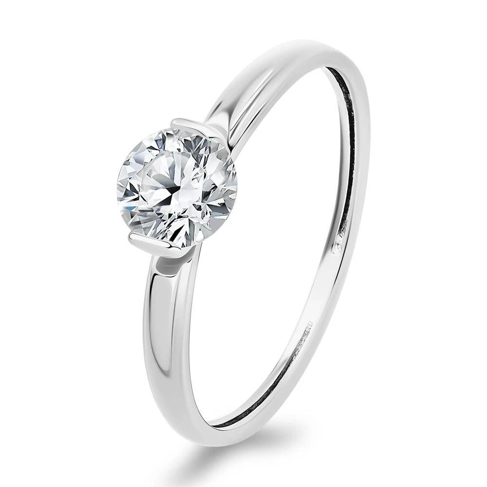 Кольцо с фианитом из серебра 925 пробы