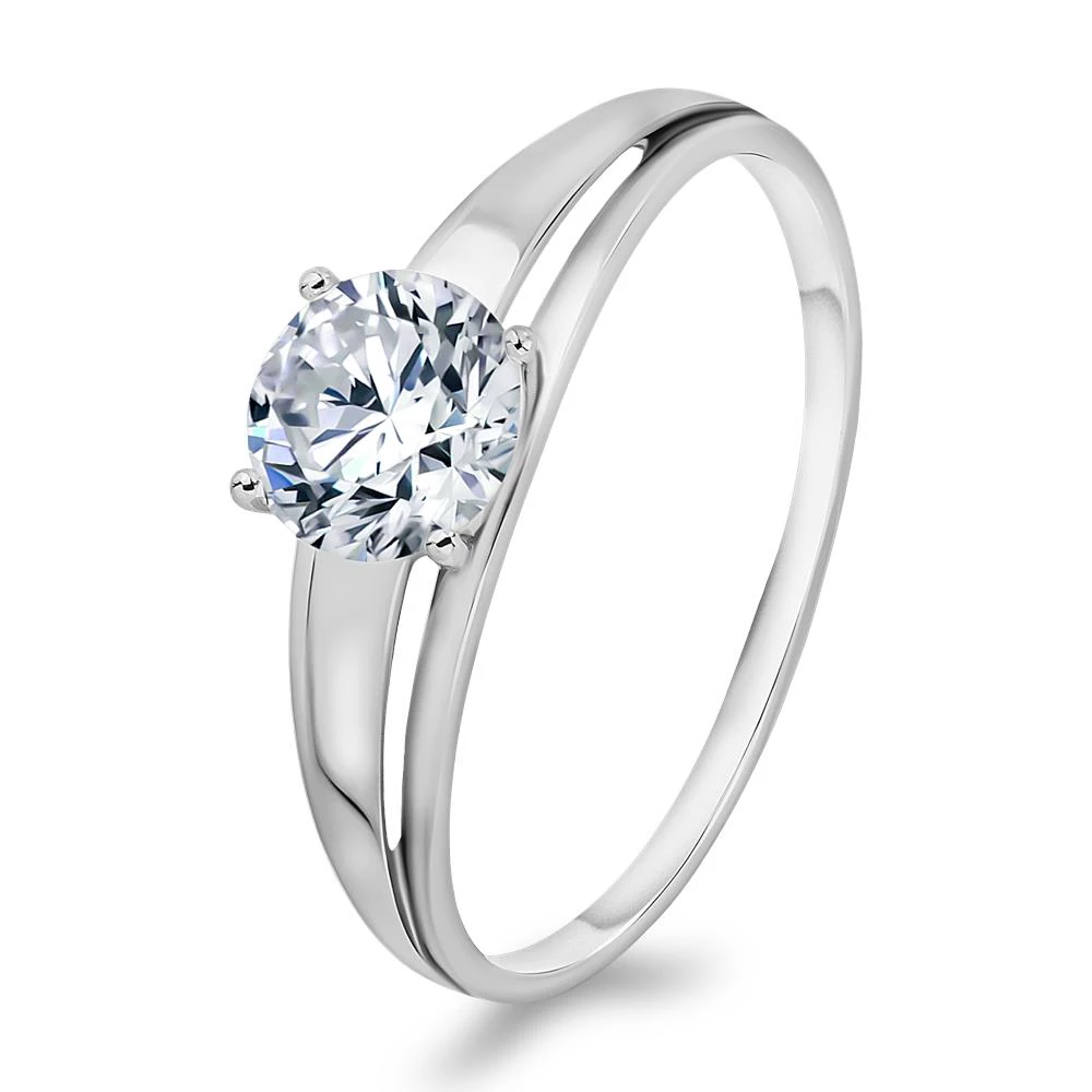 Кольцо с фианитом из серебра 925 пробы