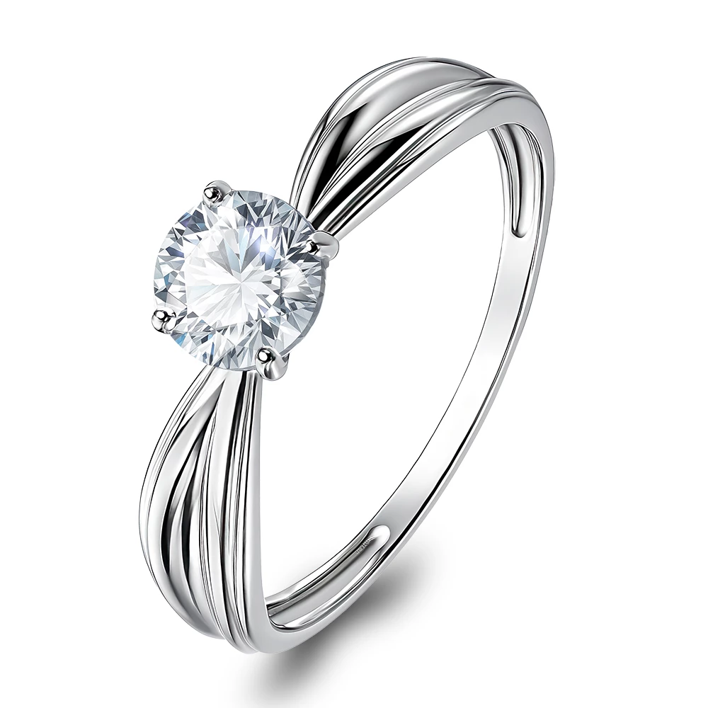 Кольцо с фианитом из серебра 925 пробы Кольцо с фианитом из серебра 925 пробы