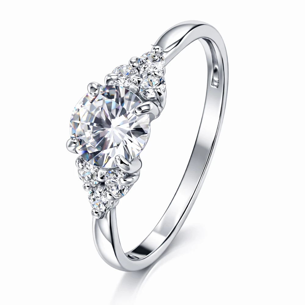 Кольцо с фианитами из серебра 925 пробы