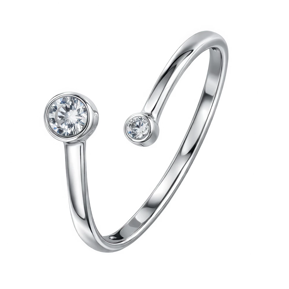 Кольцо с фианитами из серебра 925 пробы