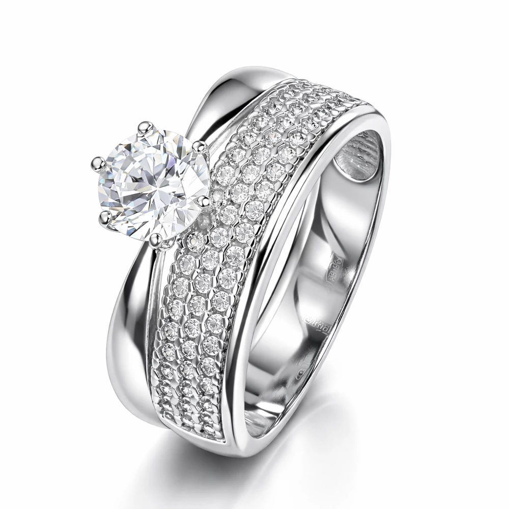 Кольцо с фианитами из серебра 925 пробы