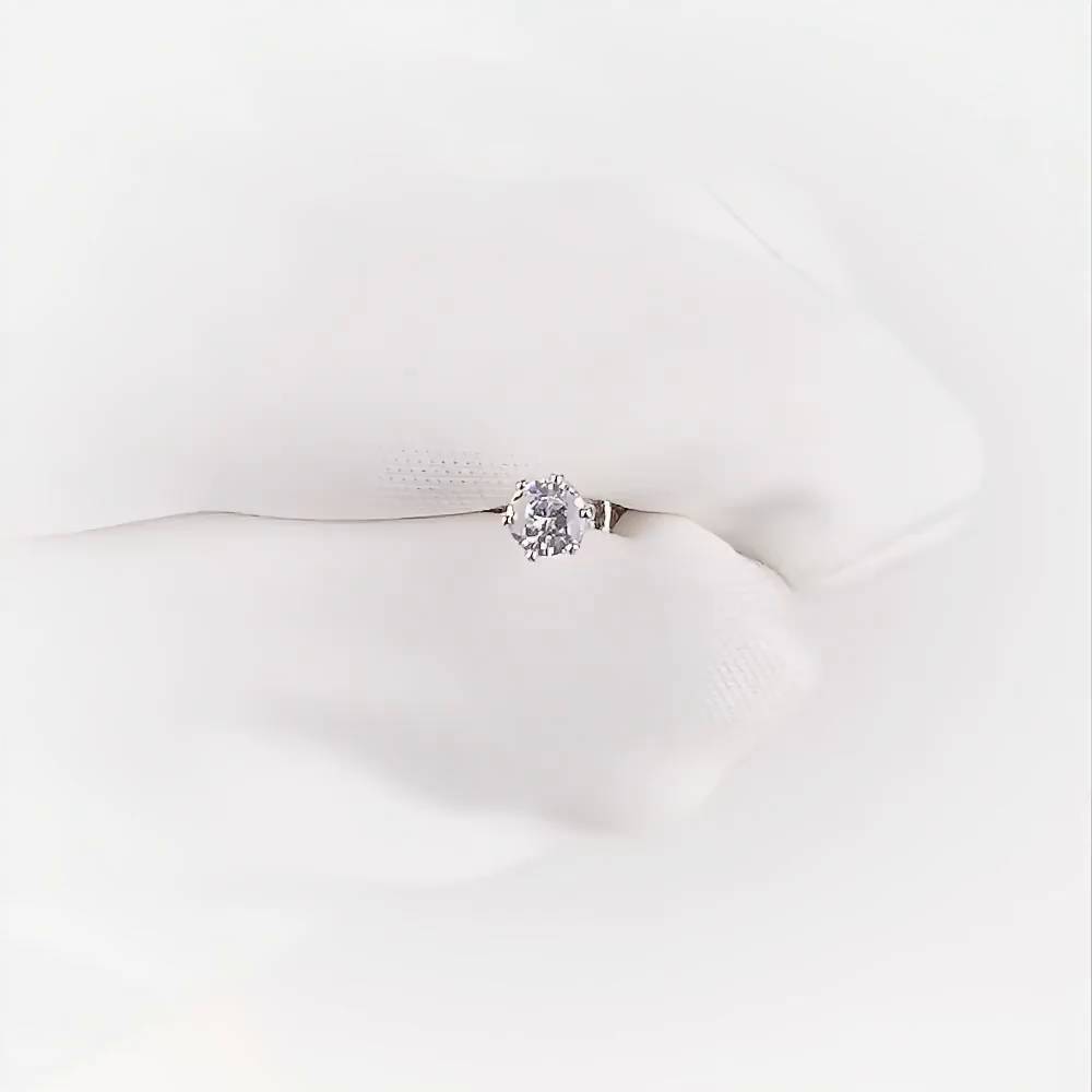 Серьга с фианитом из серебра 925 пробы 1