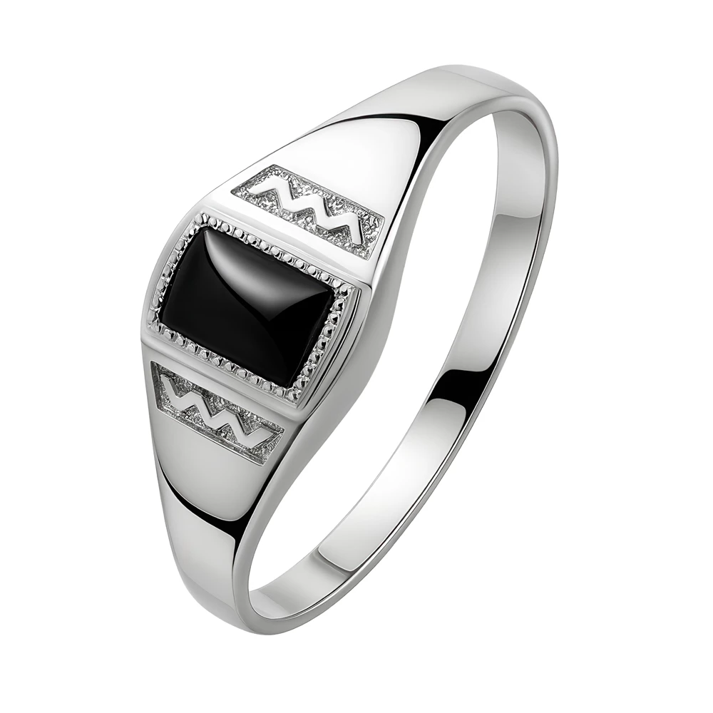 Кольцо с фианитом из серебра 925 пробы