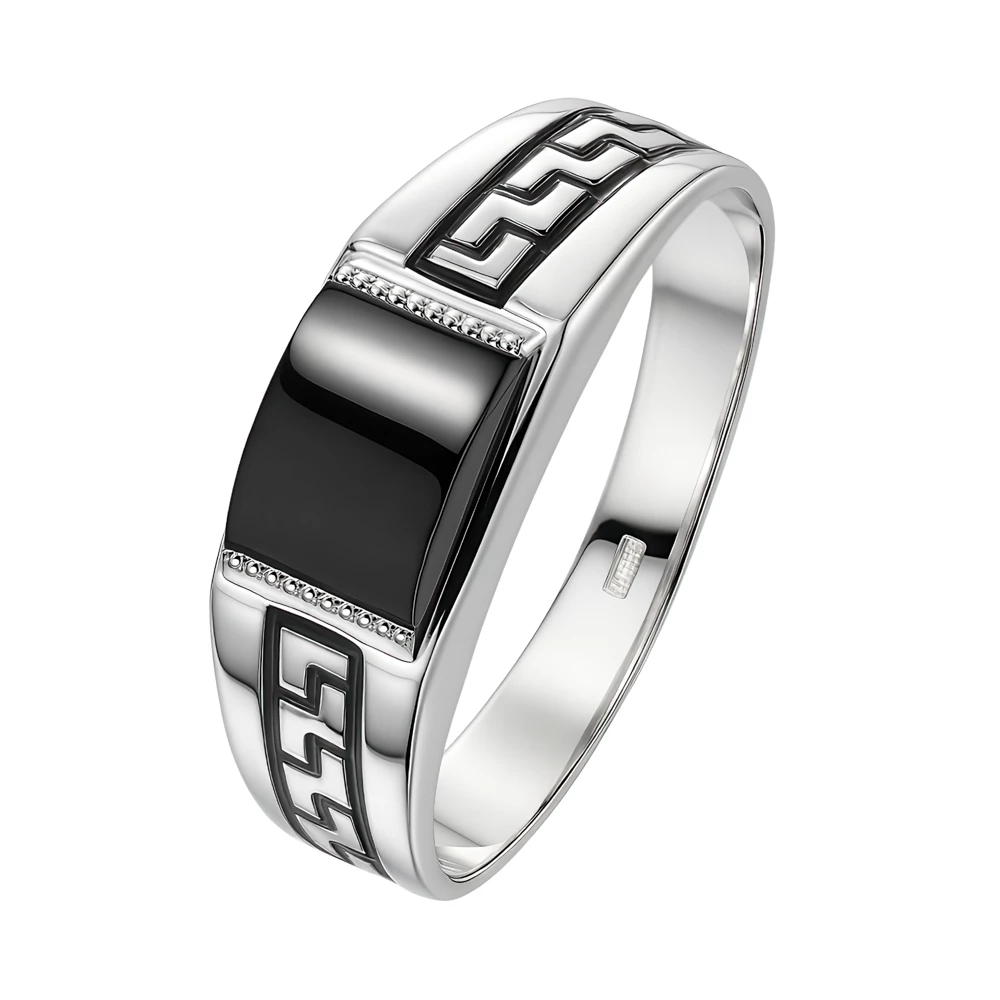 Кольцо с фианитом из серебра 925 пробы