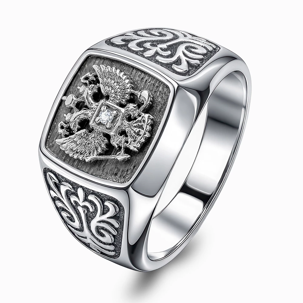 Кольцо с фианитом из серебра 925 пробы