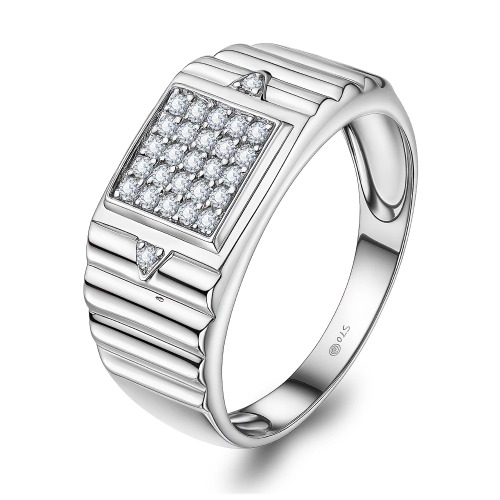 Кольцо с фианитами из серебра 925 пробы