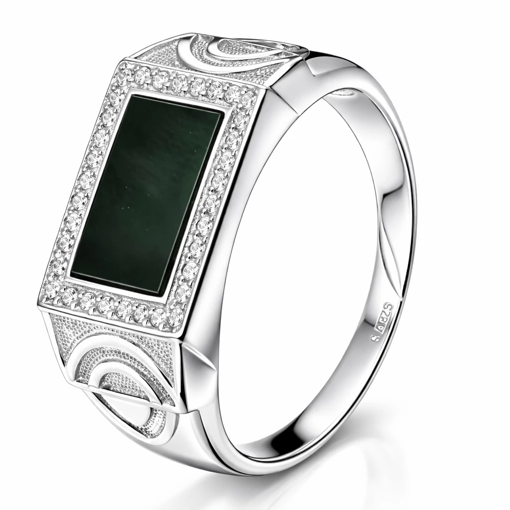 Кольцо с фианитами из серебра 925 пробы