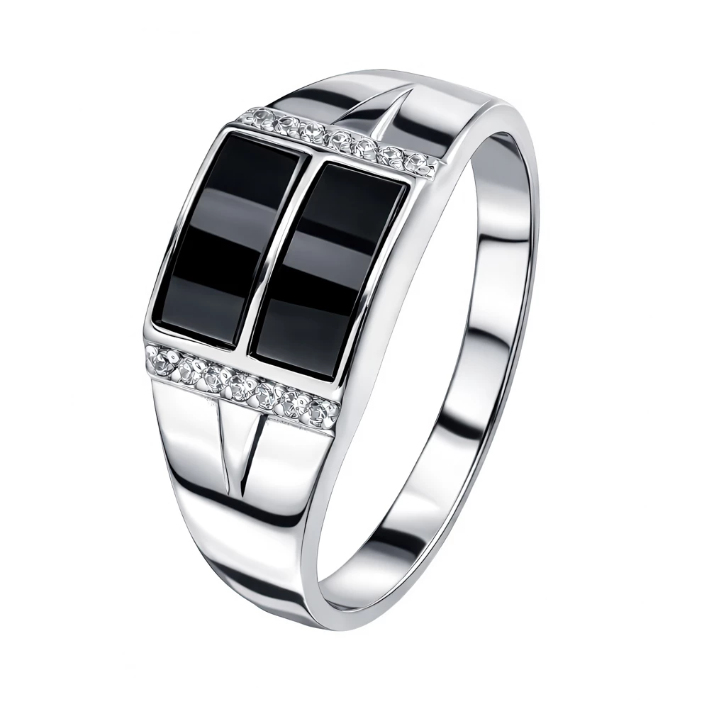 Кольцо с фианитом из серебра 925 пробы