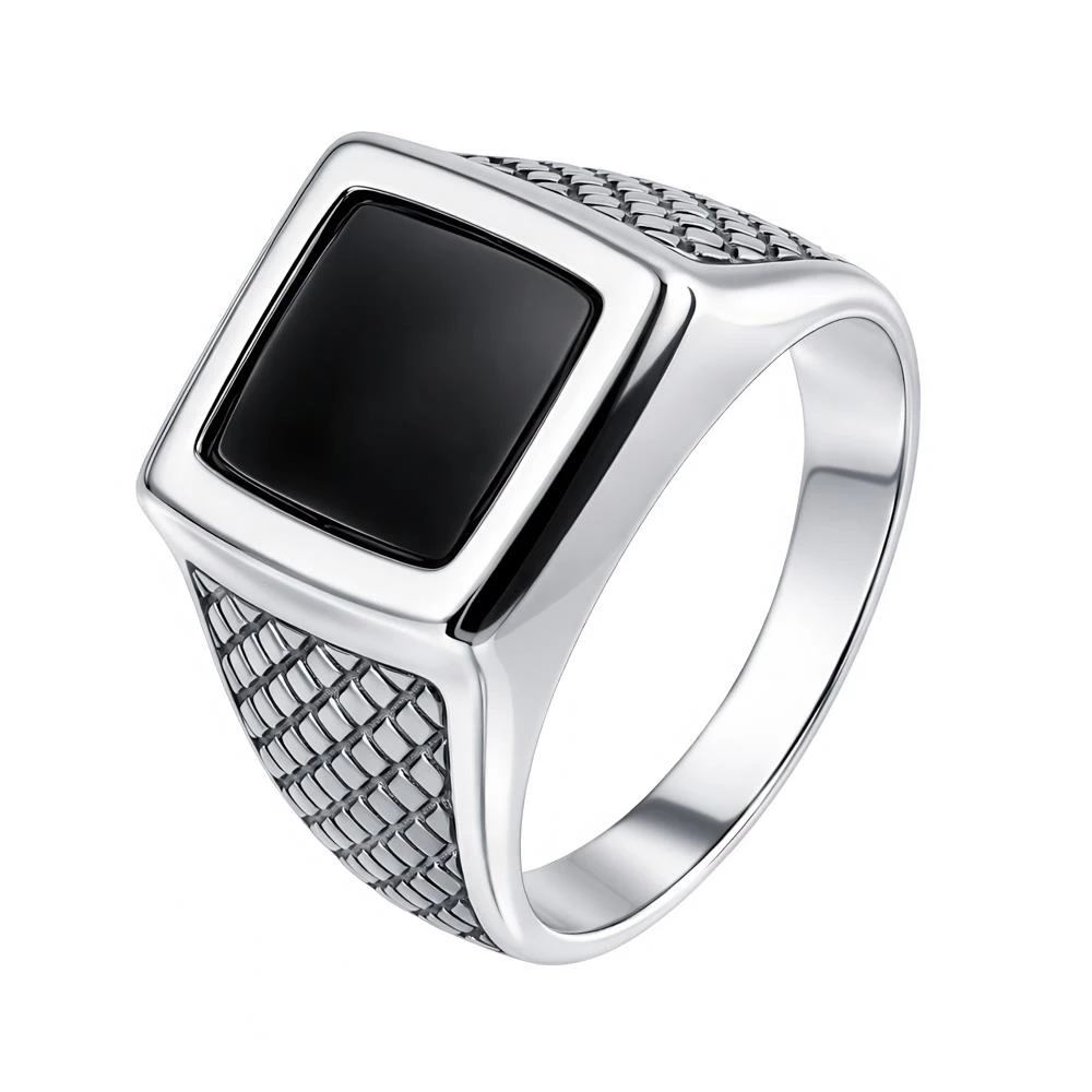 Кольцо с шпинелью синтетической из серебра 925 пробы