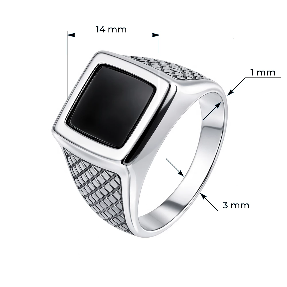 Кольцо с шпинелью синтетической из серебра 925 пробы