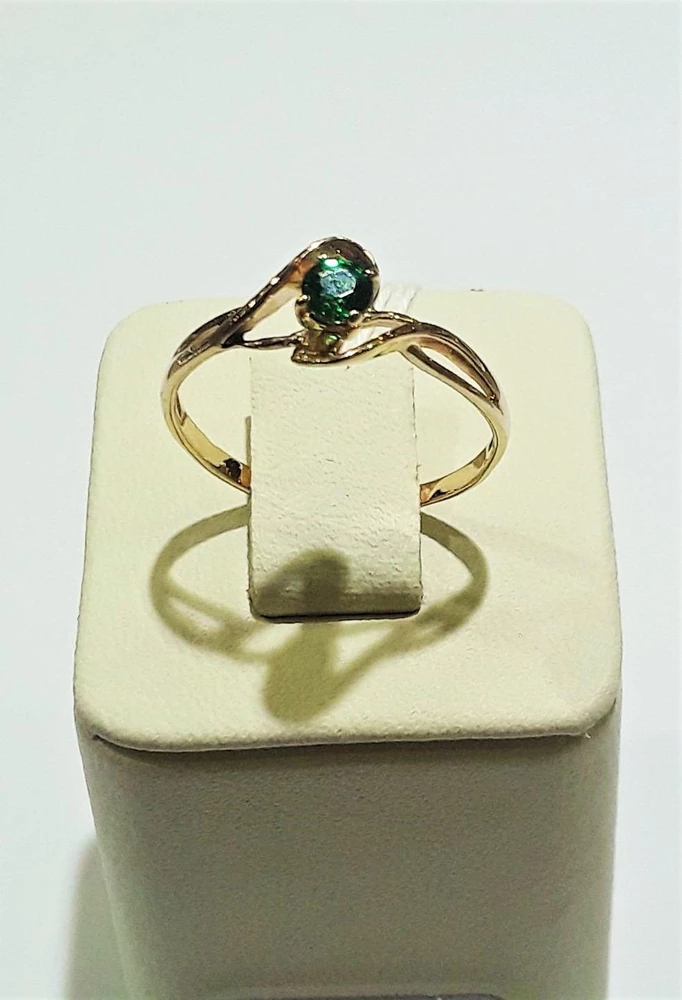 Кольцо с фианитом из красного золота 375 пробы