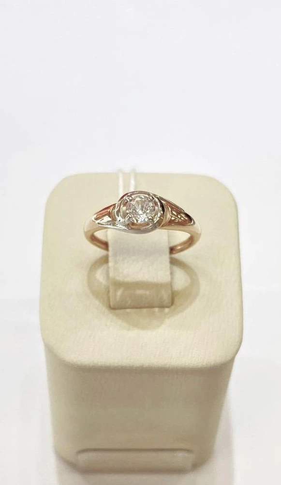 Кольцо с фианитом из красного золота 375 пробы