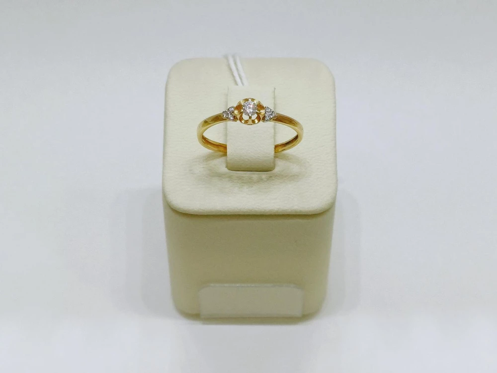 Кольцо с фианитом из красного золота 585 пробы