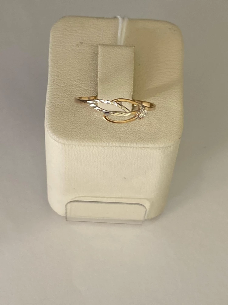 Кольцо с фианитом из красного золота 585 пробы