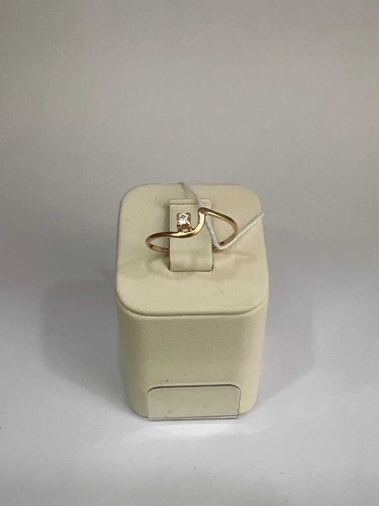 Кольцо с фианитом из красного золота 585 пробы