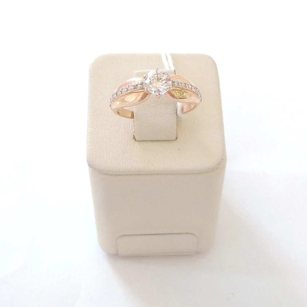 Кольцо с фианитом из красного золота 585 пробы Кольцо с фианитом из красного золота 585 пробы