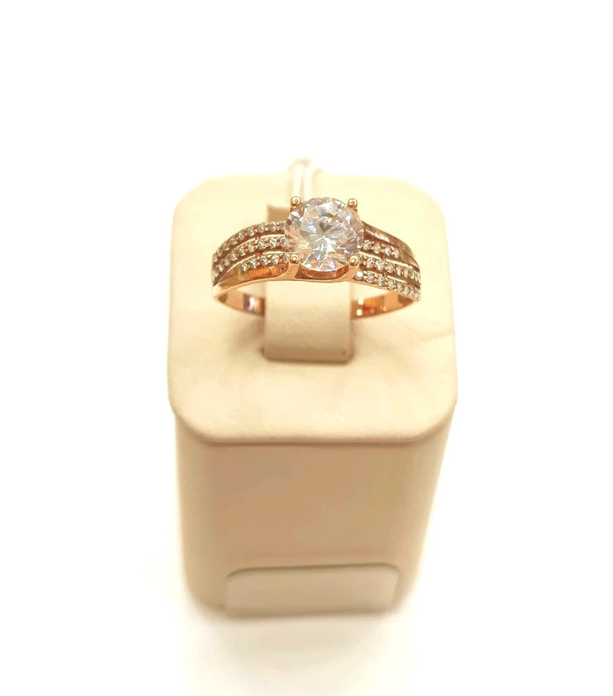 Кольцо с фианитом из красного золота 585 пробы