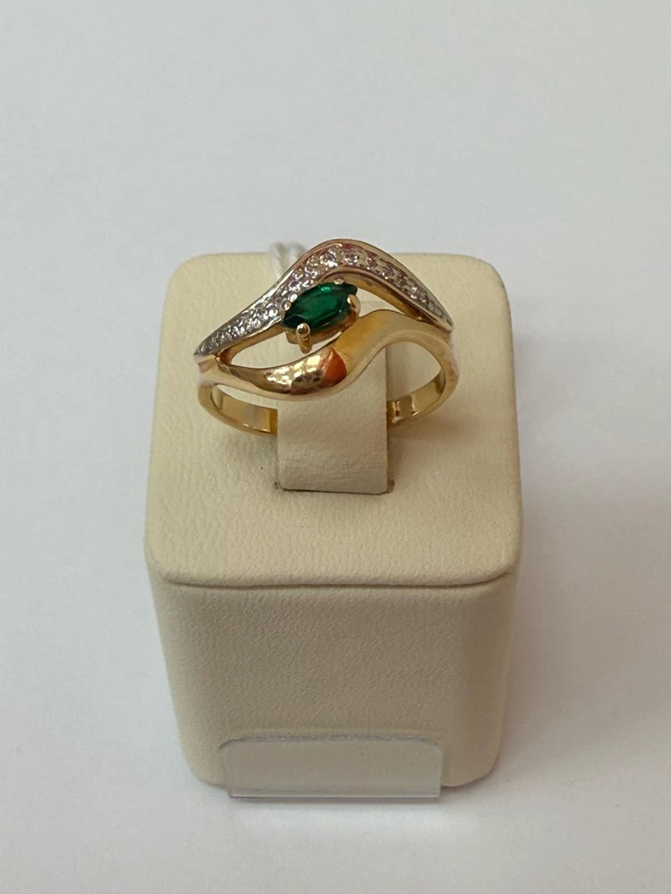 Кольцо с фианитом из красного золота 585 пробы Кольцо с фианитом из красного золота 585 пробы