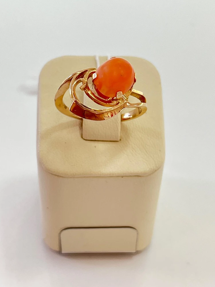 Кольцо с кораллом из красного золота 585 пробы
