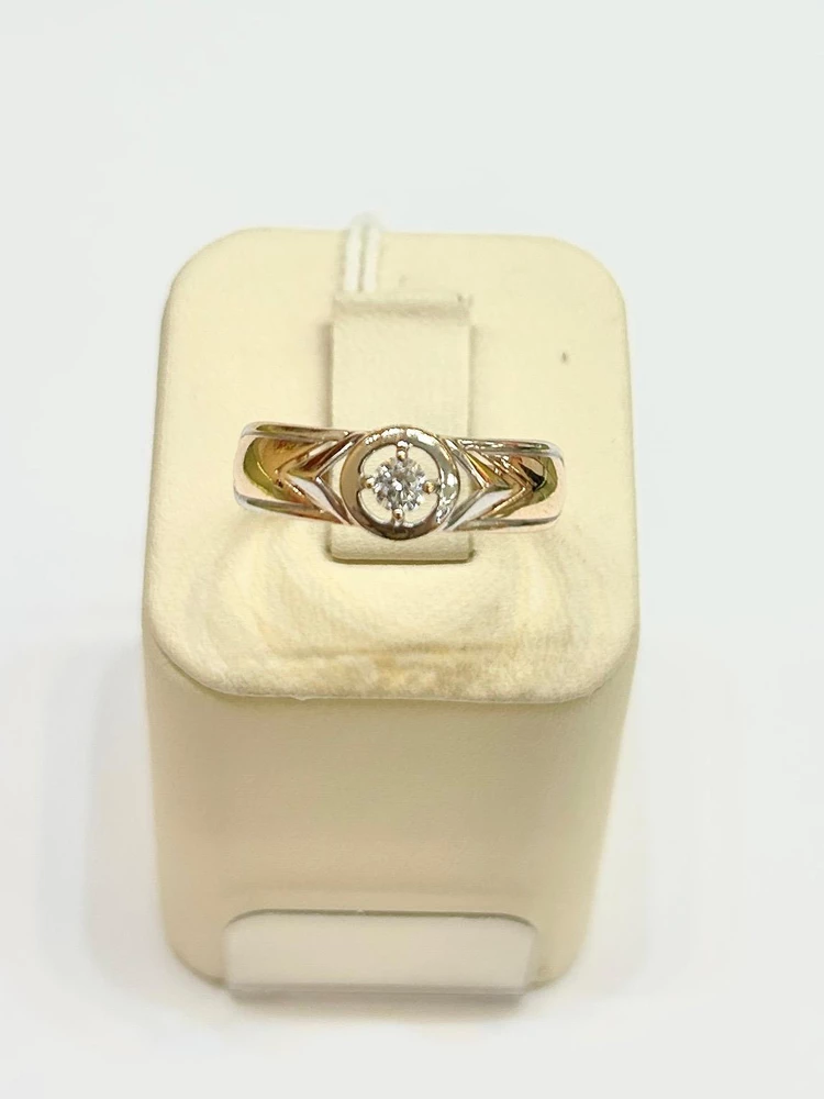 Кольцо с фианитом из красного золота 585 пробы