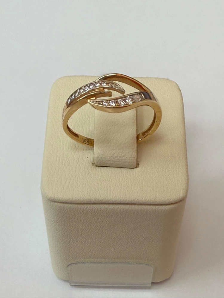 Кольцо с фианитом из красного золота 585 пробы