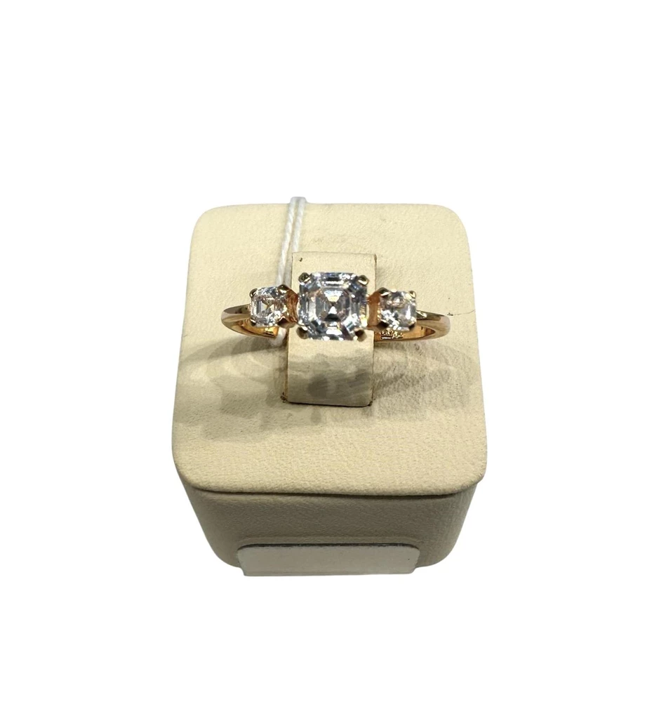 Кольцо с фианитом из красного золота 585 пробы