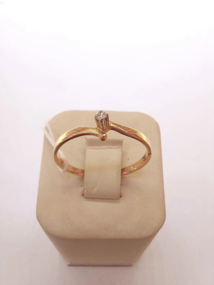 Кольцо с фианитом из красного золота 585 пробы Кольцо с фианитом из красного золота 585 пробы