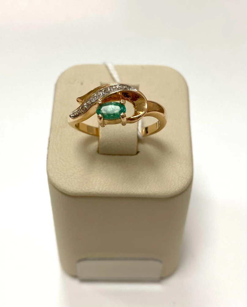 Кольцо с изумрудом из красного золота 585 пробы