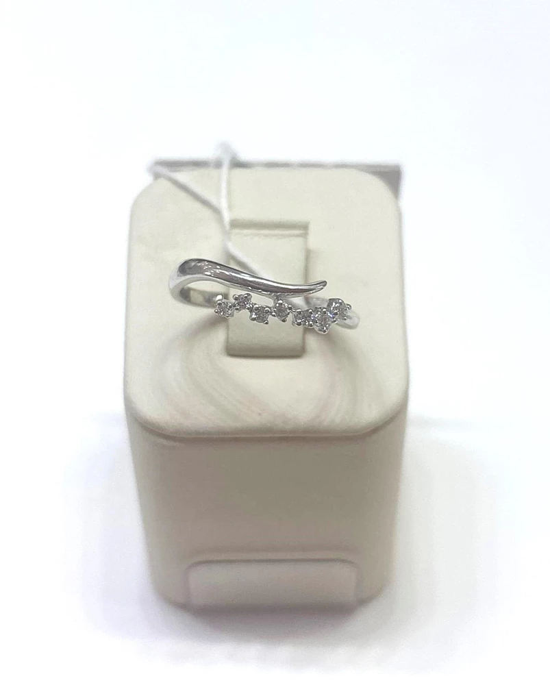 Кольцо с бриллиантом из белого золота 585 пробы Кольцо с бриллиантом из белого золота 585 пробы