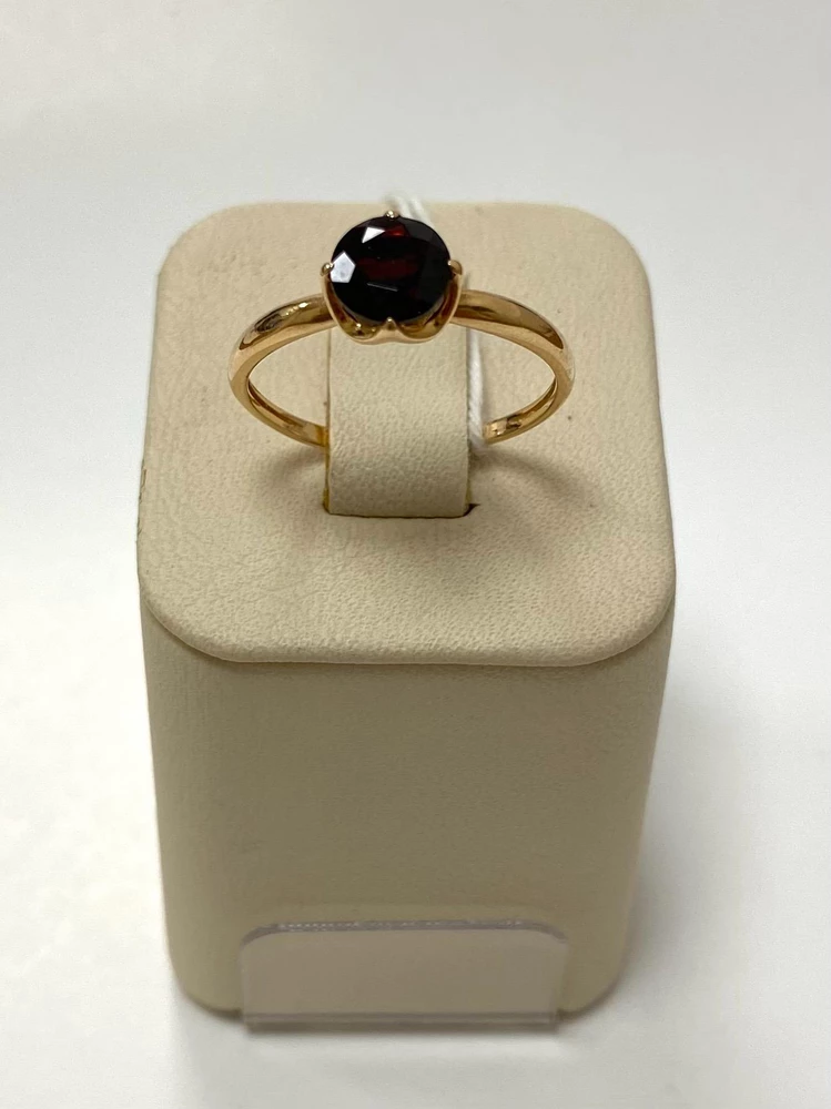 Кольцо с гранатом из красного золота 585 пробы