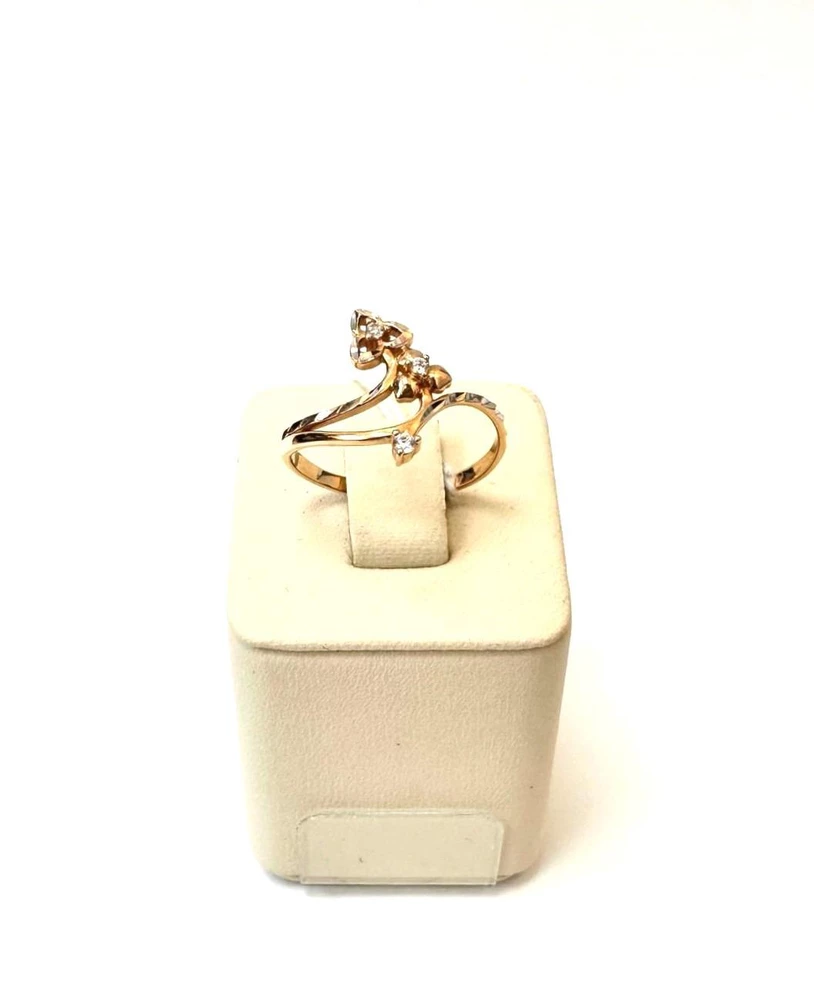 Кольцо с фианитом из красного золота 585 пробы Кольцо с фианитом из красного золота 585 пробы