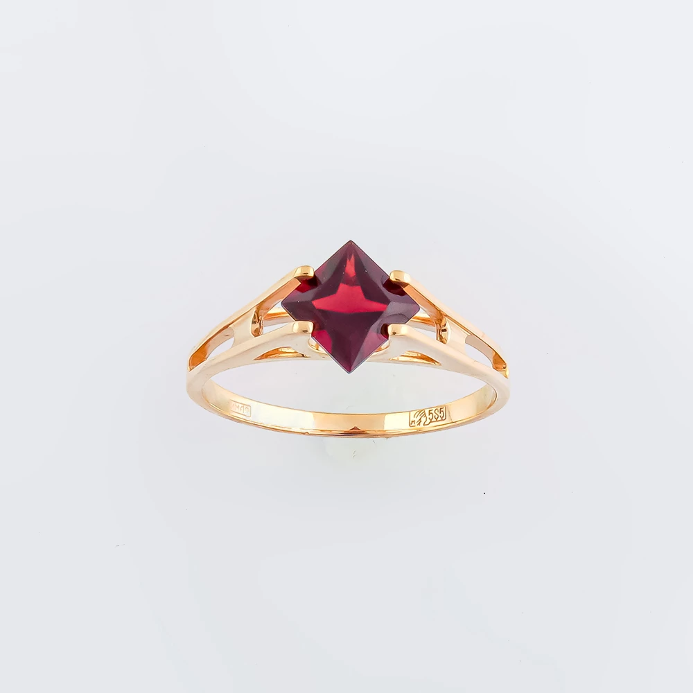 Кольцо с гранатом из красного золота 585 пробы Кольцо с гранатом из красного золота 585 пробы