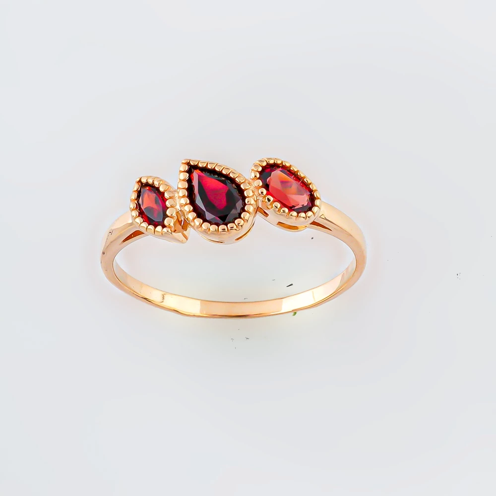 Кольцо с гранатом из красного золота 585 пробы Кольцо с гранатом из красного золота 585 пробы