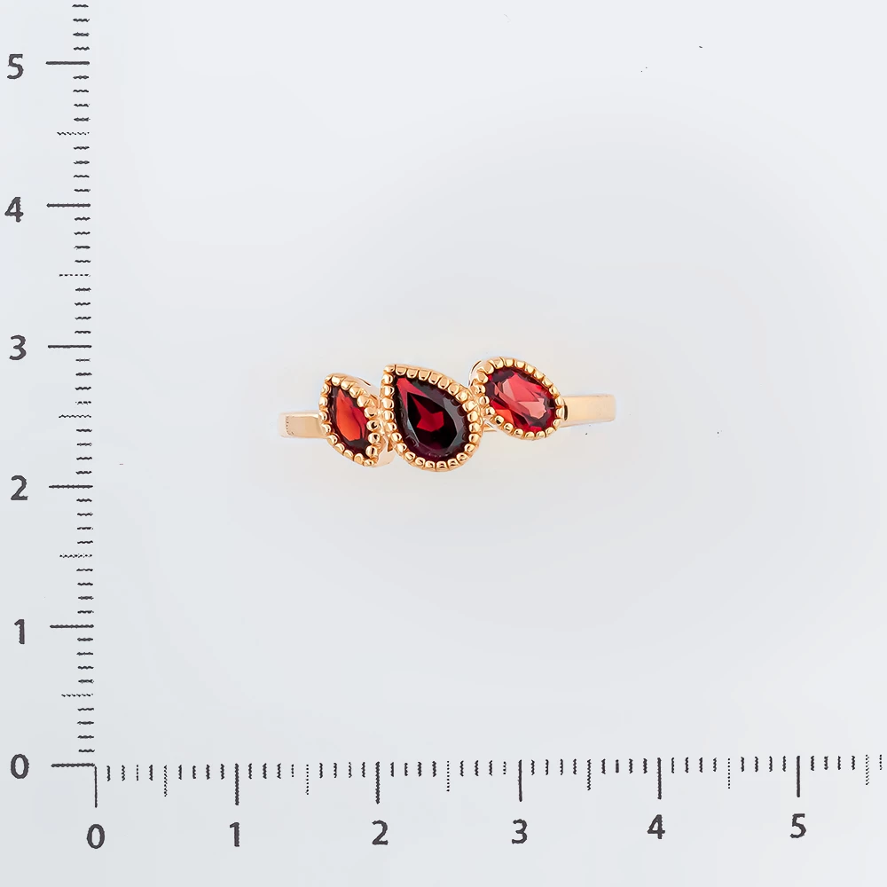 Кольцо с гранатом из красного золота 585 пробы Кольцо с гранатом из красного золота 585 пробы