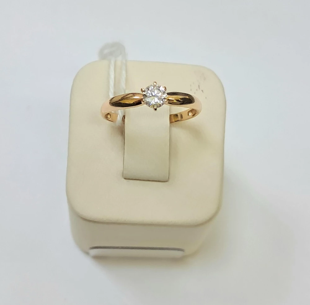 Кольцо с фианитом из красного золота 585 пробы